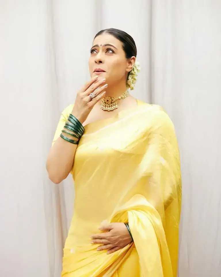 INDIAN ACTRESS KAJOL DEVGAN IN YELLOW SAREE 3